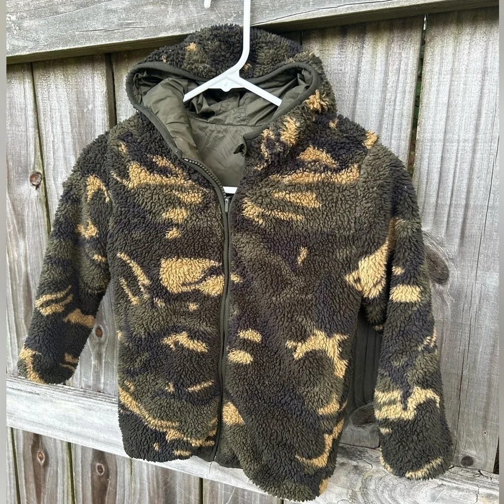 Old navy reversible camo print zip up